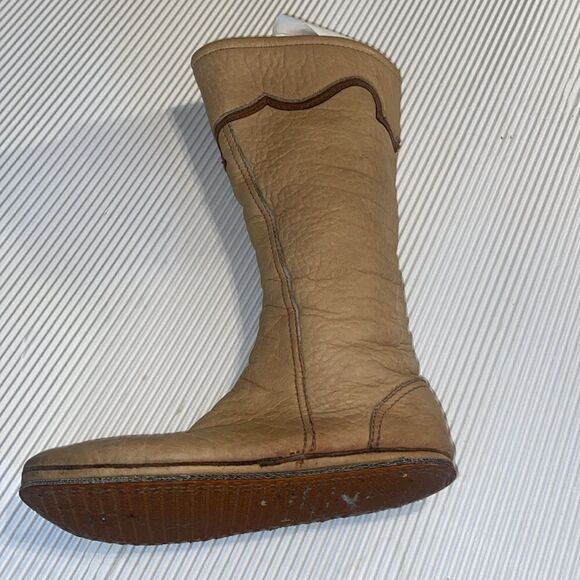 Custom Moccasin boots antler button lace closure Native American bead work 7.5 - Picture 6 of 14